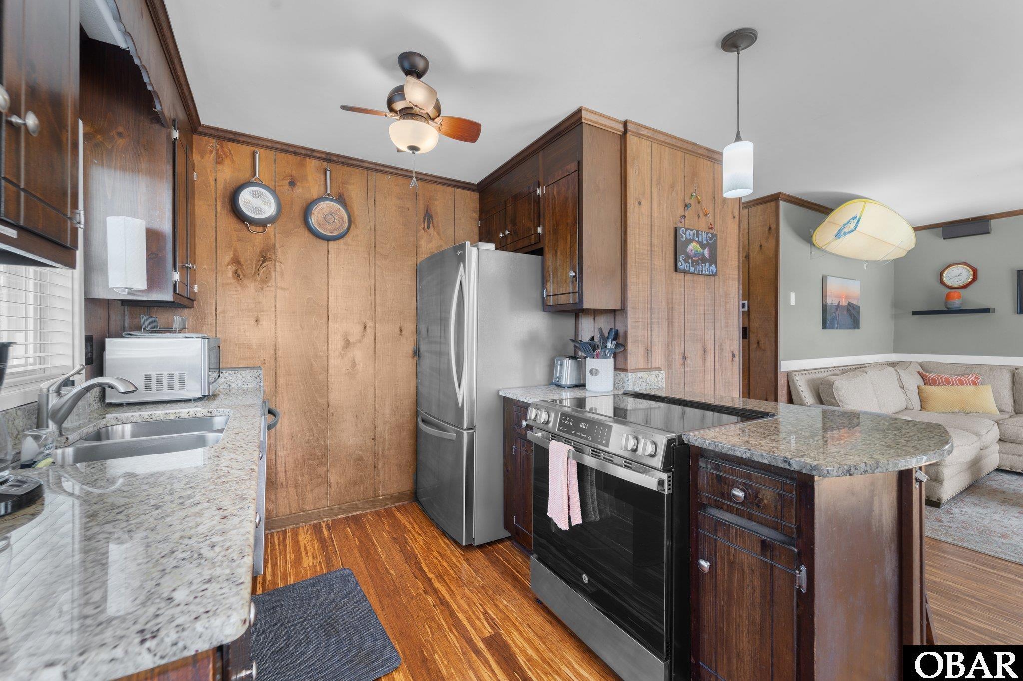Kill Devil Hills, North Carolina, 27948, United States, 3 Bedrooms Bedrooms, ,2 BathroomsBathrooms,Residential,For Sale,1911985