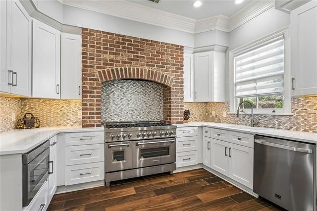 Mandeville, Louisiana, 70471, United States, 5 Bedrooms Bedrooms, ,6 BathroomsBathrooms,Residential,For Sale,2025079