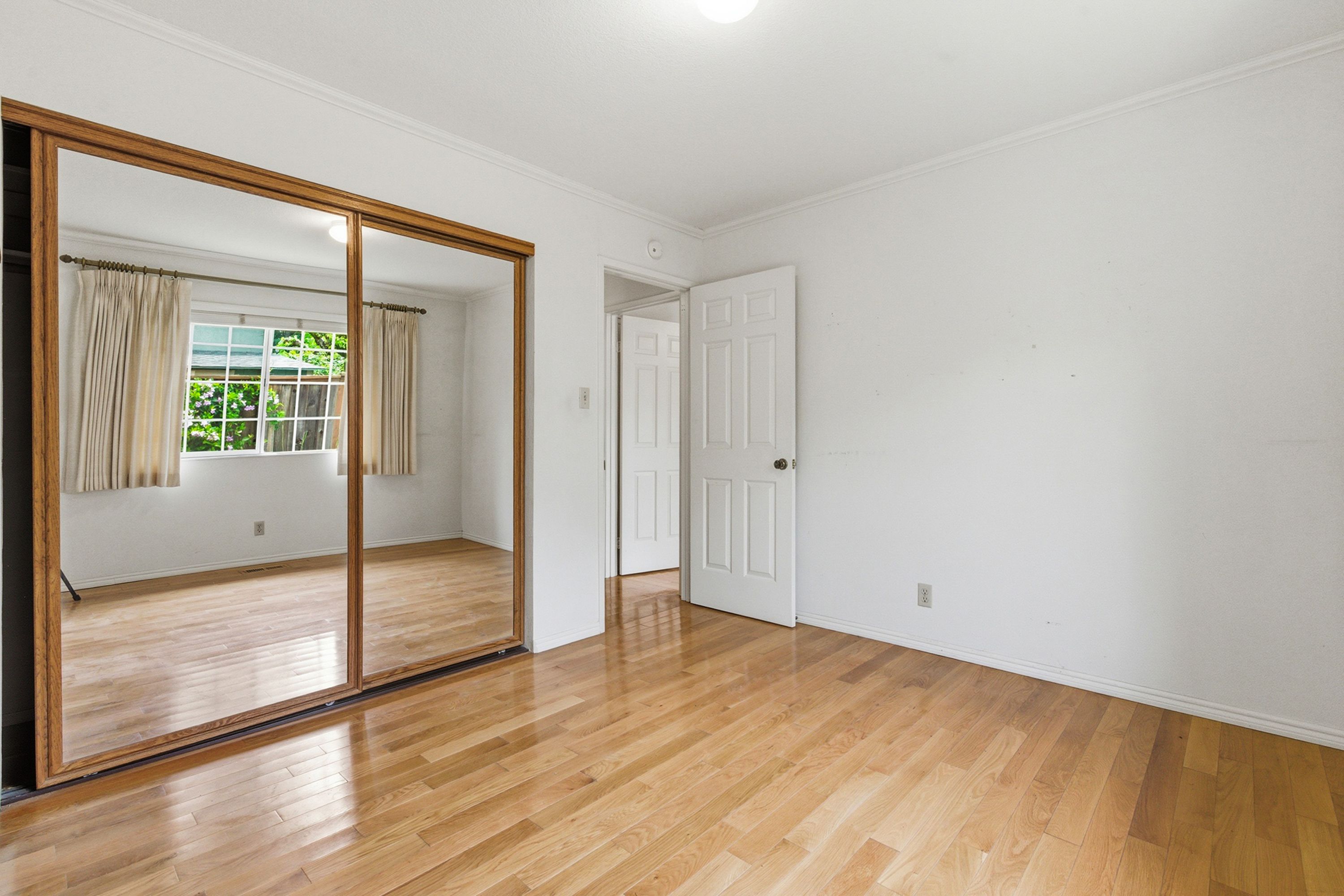  Charm and Opportunity in Browns Valley - 物件實景