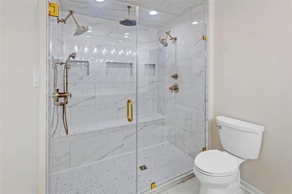 Lake Charles, Louisiana, 70605, United States, 5 Bedrooms Bedrooms, ,4 BathroomsBathrooms,Residential,For Sale,1983707