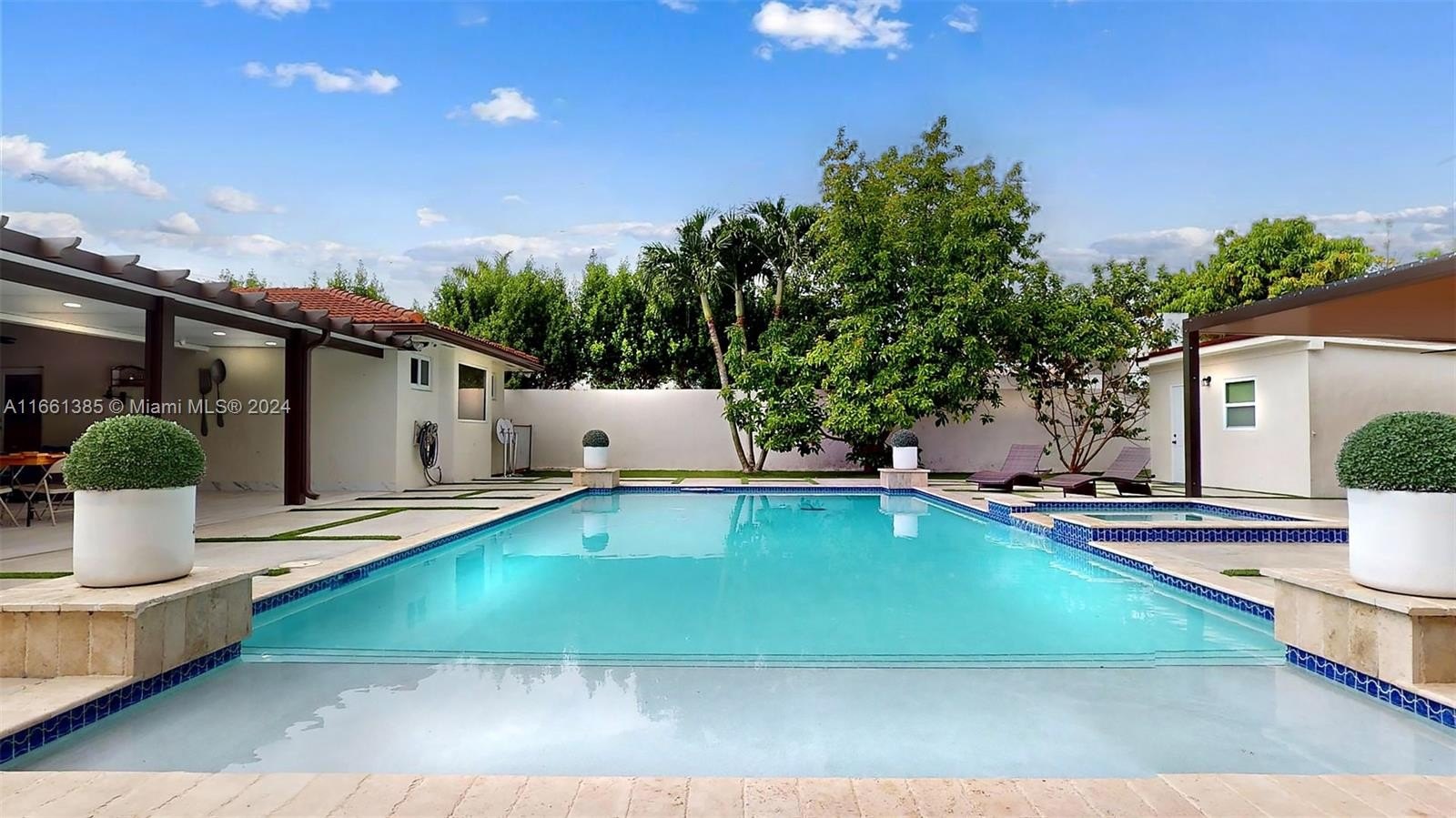 Miami, Florida, 33175, United States, 5 Bedrooms Bedrooms, ,4 BathroomsBathrooms,Residential,For Sale,1978992