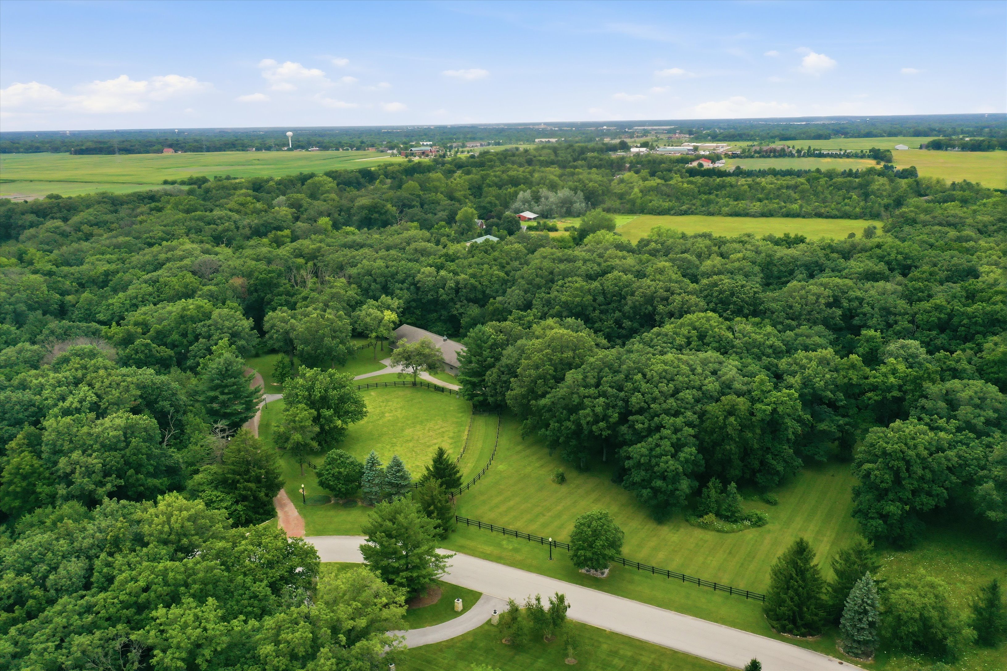  Private Country Estate Situated on Over Nine Acres of Beautiful Open Grounds - 物件實景