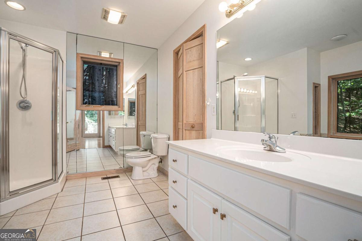 Ellijay, Georgia, 30536, United States, 4 Bedrooms Bedrooms, ,4 BathroomsBathrooms,Residential,For Sale,1888525