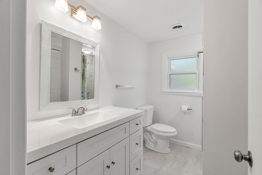 Salem, Massachusetts, 01970, United States, 3 Bedrooms Bedrooms, ,3 BathroomsBathrooms,Residential,For Sale,1913540