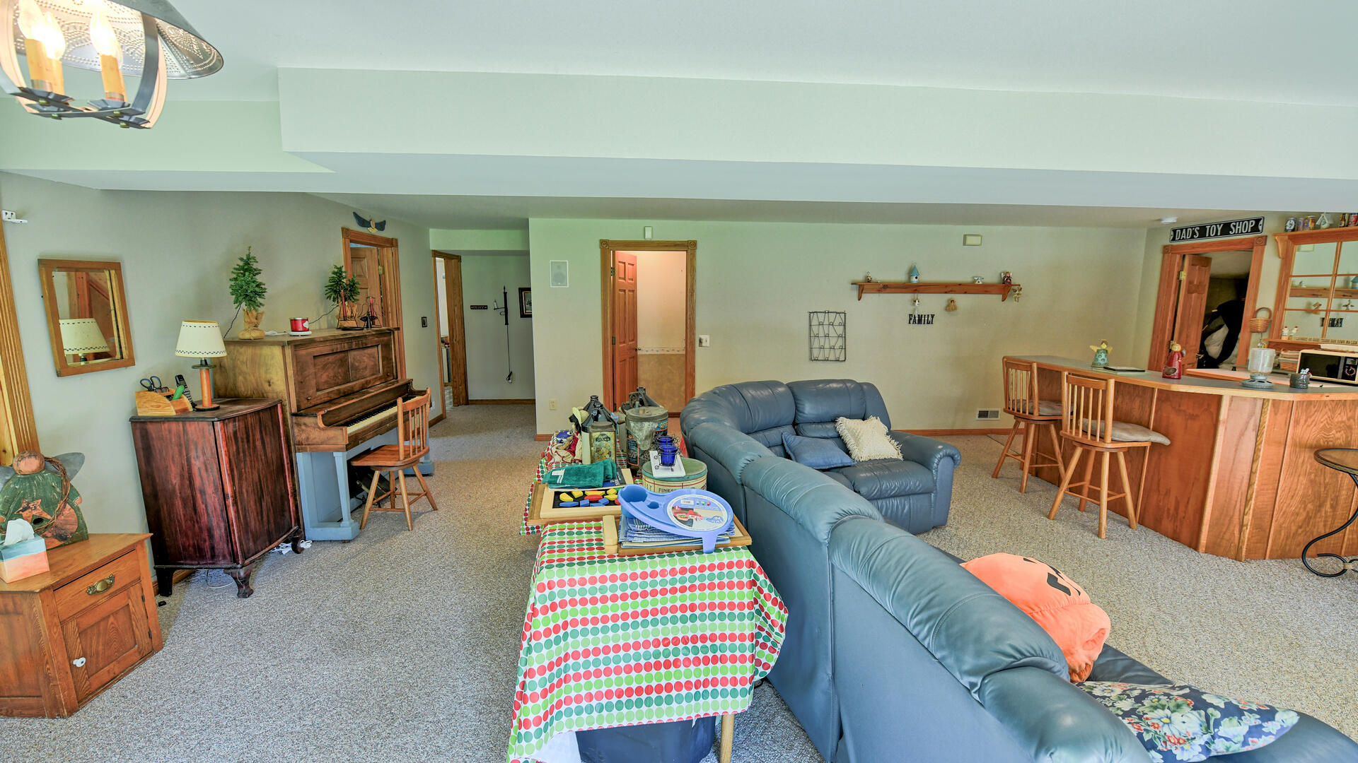 Portland, Michigan, 48875, United States, 5 Bedrooms Bedrooms, ,4 BathroomsBathrooms,Residential,For Sale,1928333