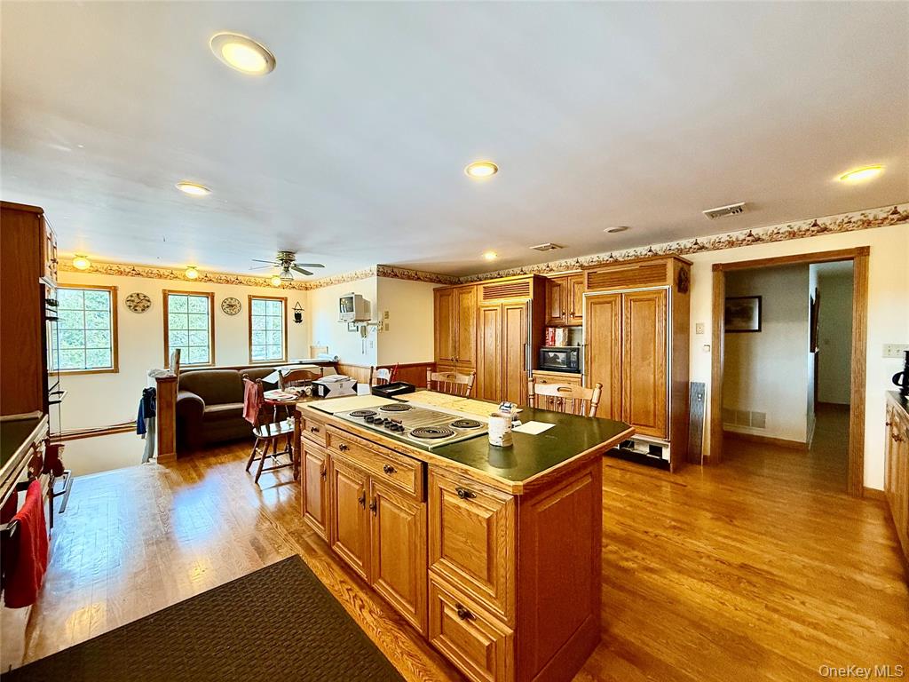 salt Point, New York, 12578, United States, 5 Bedrooms Bedrooms, ,5 BathroomsBathrooms,Residential,For Sale,2005209