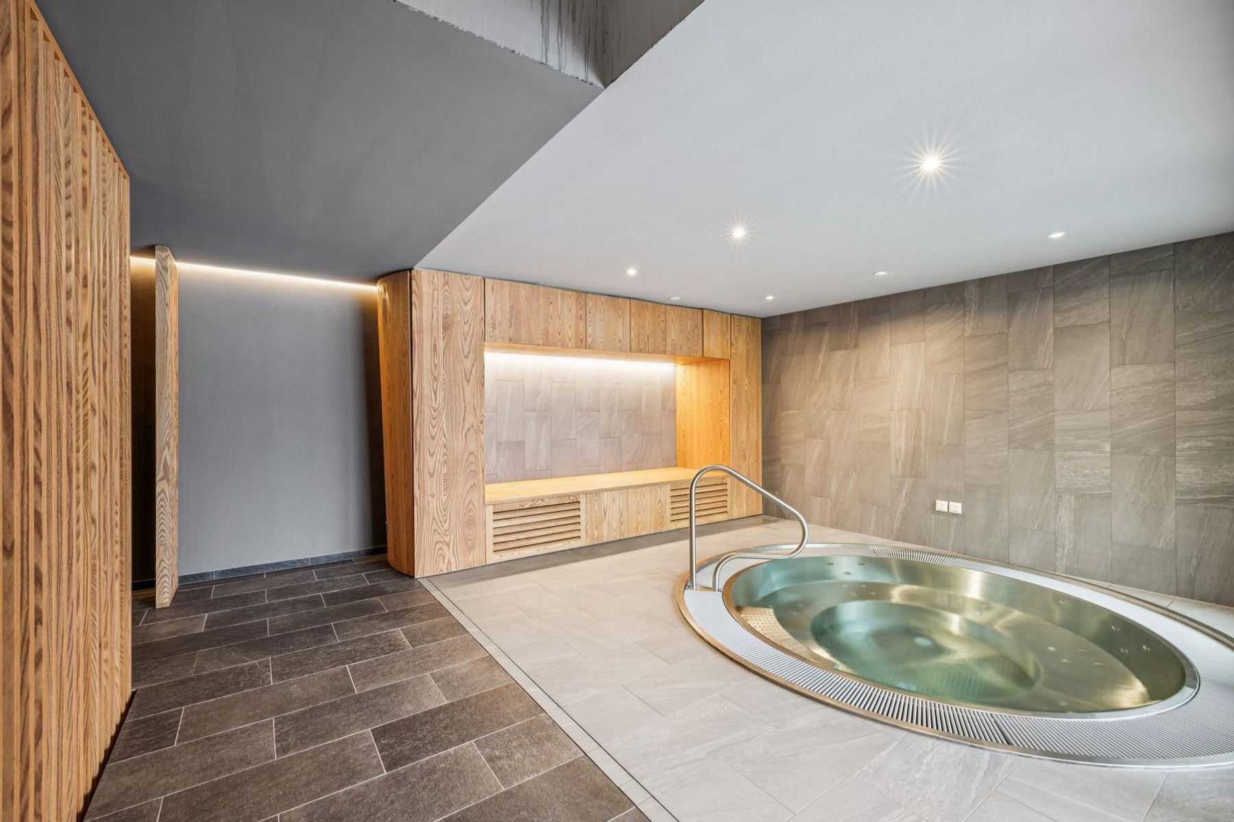  Beautiful 4.5-bedroom home with a fireplace, private garden, view, and 2 parking - 物件實景