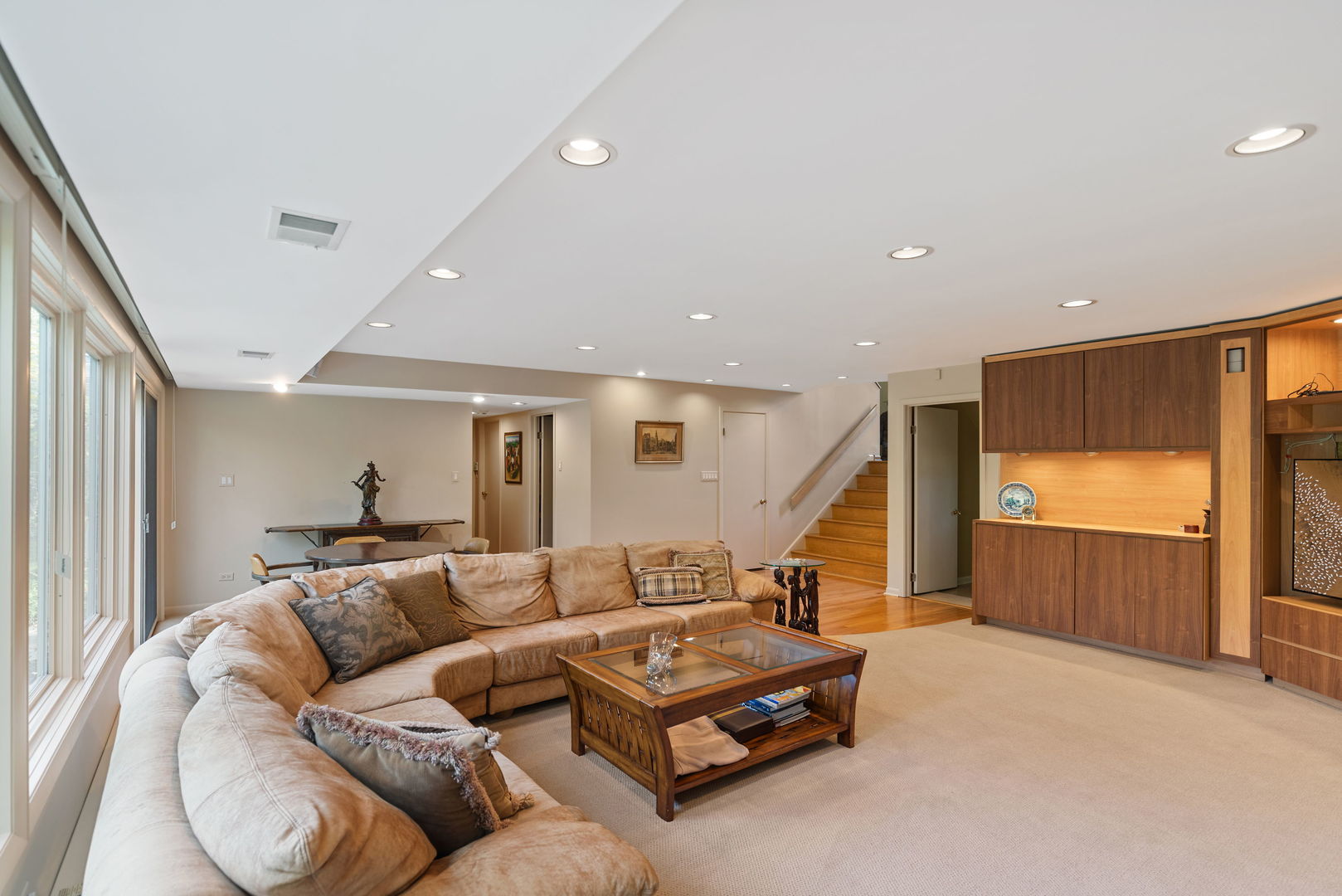 Highland Park, Illinois, 60035, United States, 4 Bedrooms Bedrooms, ,3 BathroomsBathrooms,Residential,For Sale,1989045