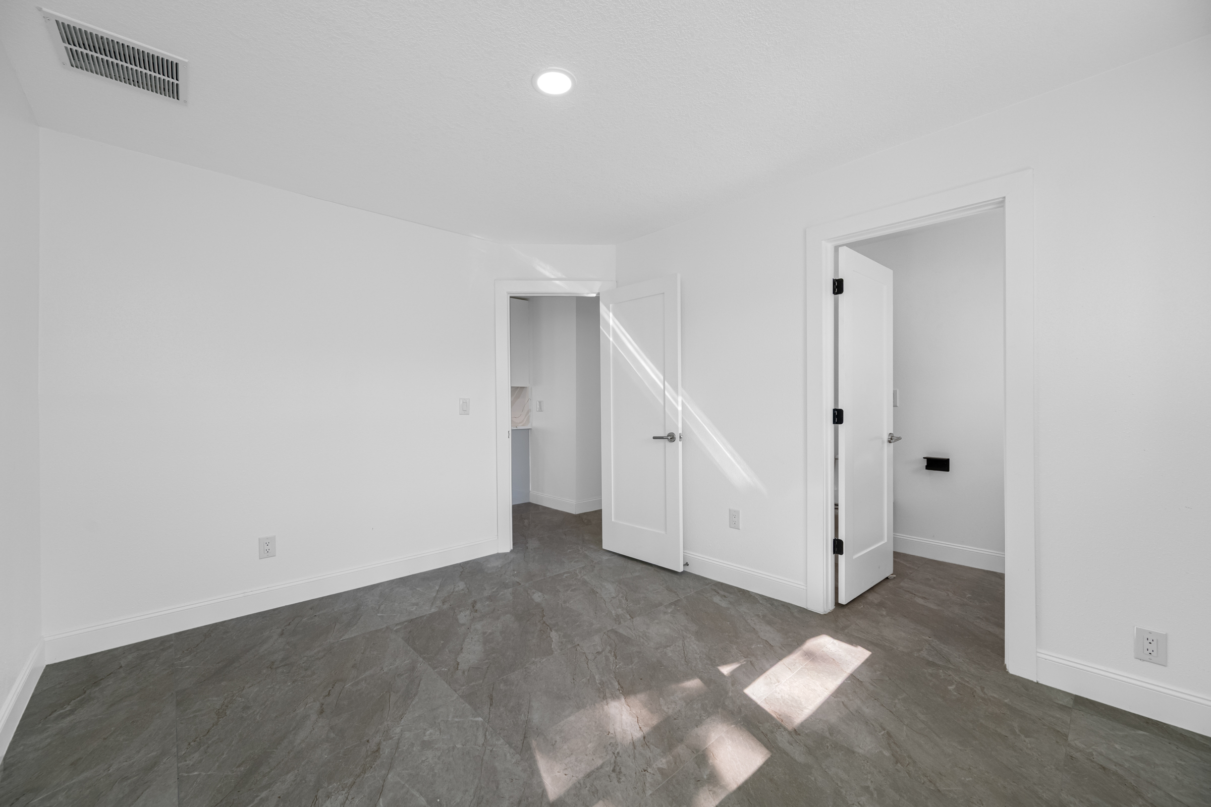 St Petersburg, Florida, 33707, United States, 3 Bedrooms Bedrooms, ,3 BathroomsBathrooms,Residential,For Sale,2017705