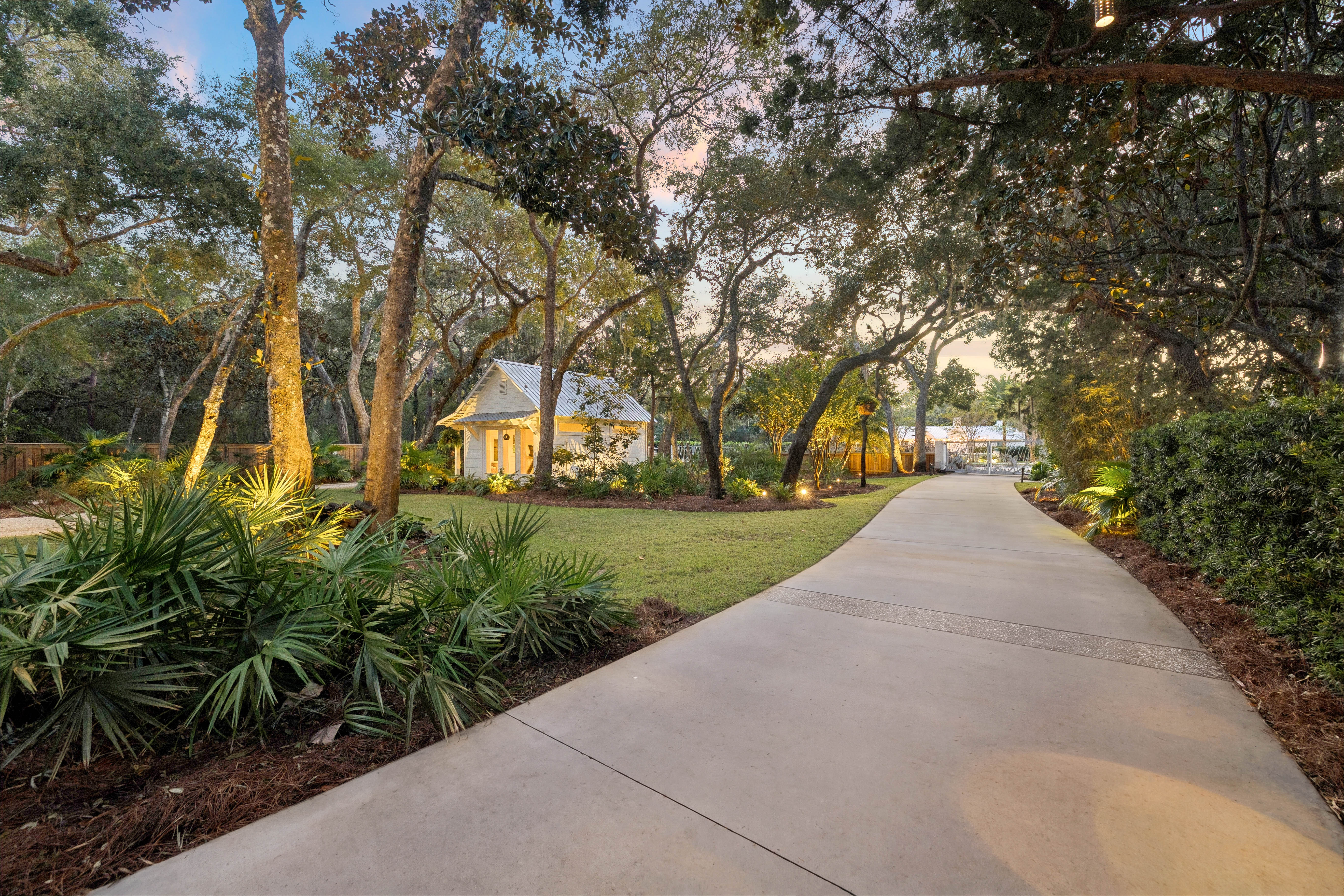  Private Bayfront Estate with Deep Water Dock and Sandy Beach - 物件實景