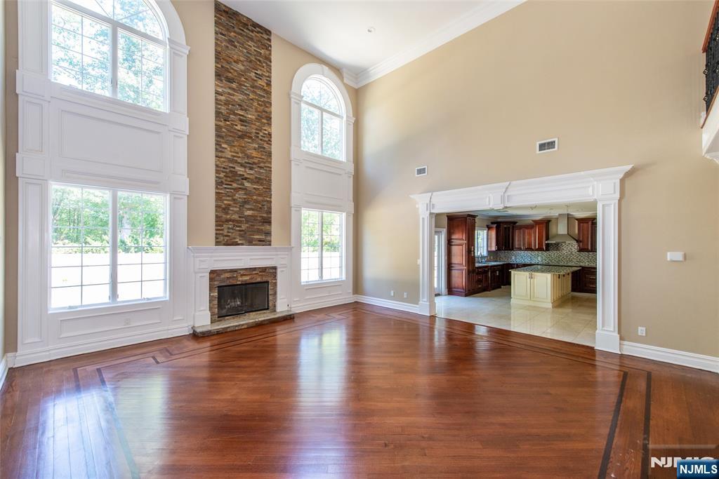 Paramus, New Jersey, 07652, United States, 6 Bedrooms Bedrooms, ,6 BathroomsBathrooms,Residential,For Sale,1947985