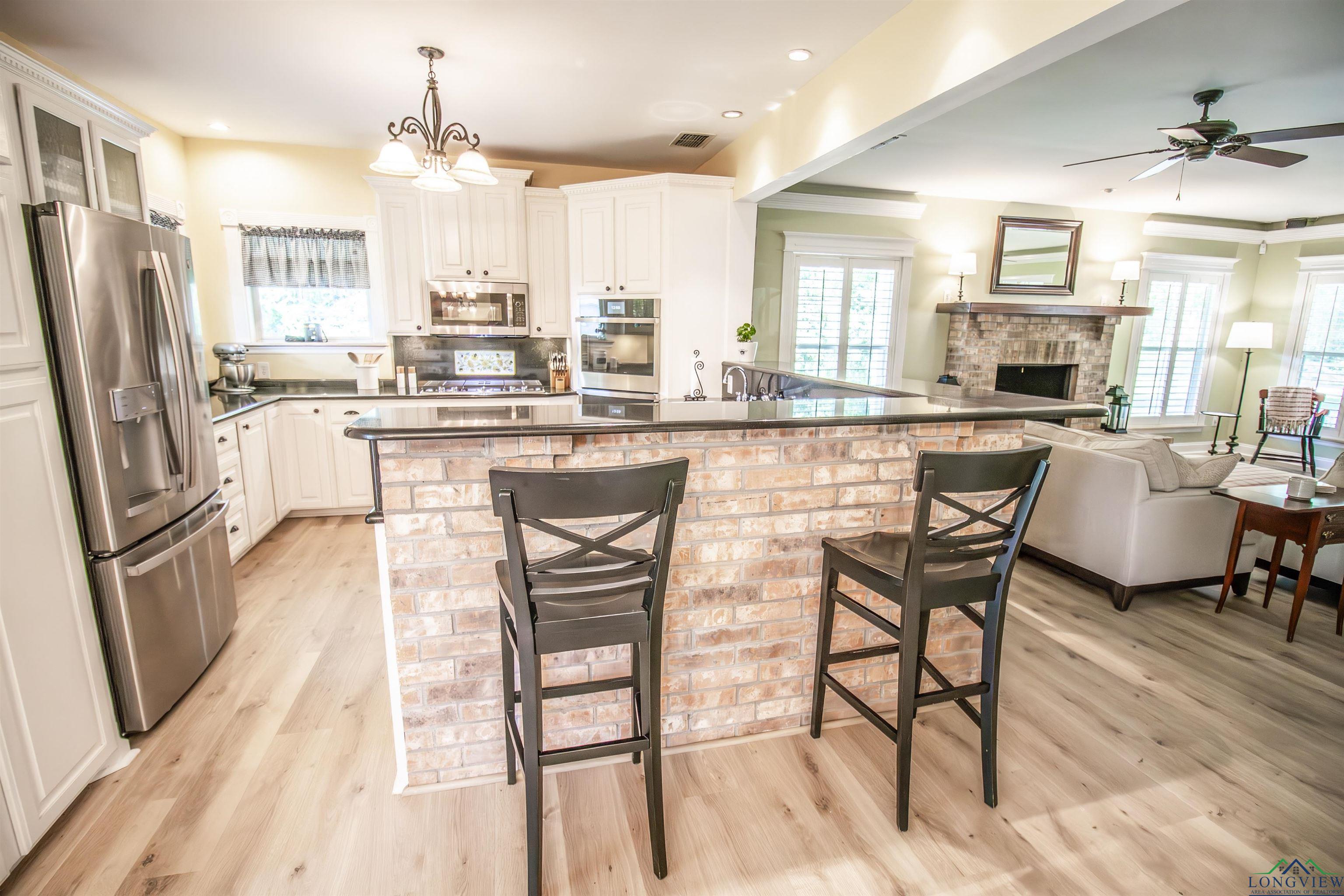 De Berry, Texas, 75639, United States, 4 Bedrooms Bedrooms, ,3 BathroomsBathrooms,Residential,For Sale,1904394