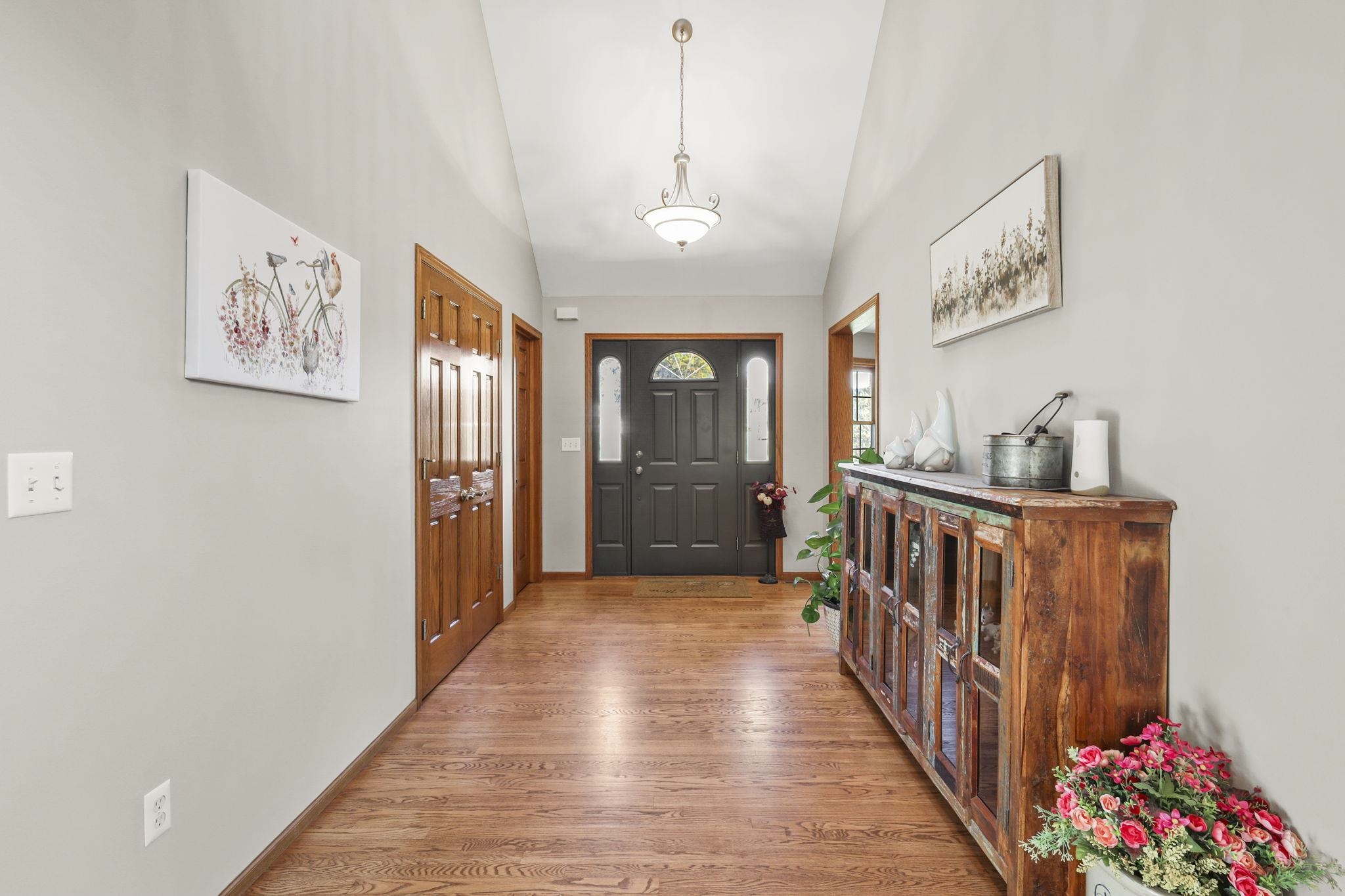 Barneveld, Wisconsin, 53507, United States, 3 Bedrooms Bedrooms, ,4 BathroomsBathrooms,Residential,For Sale,1986114