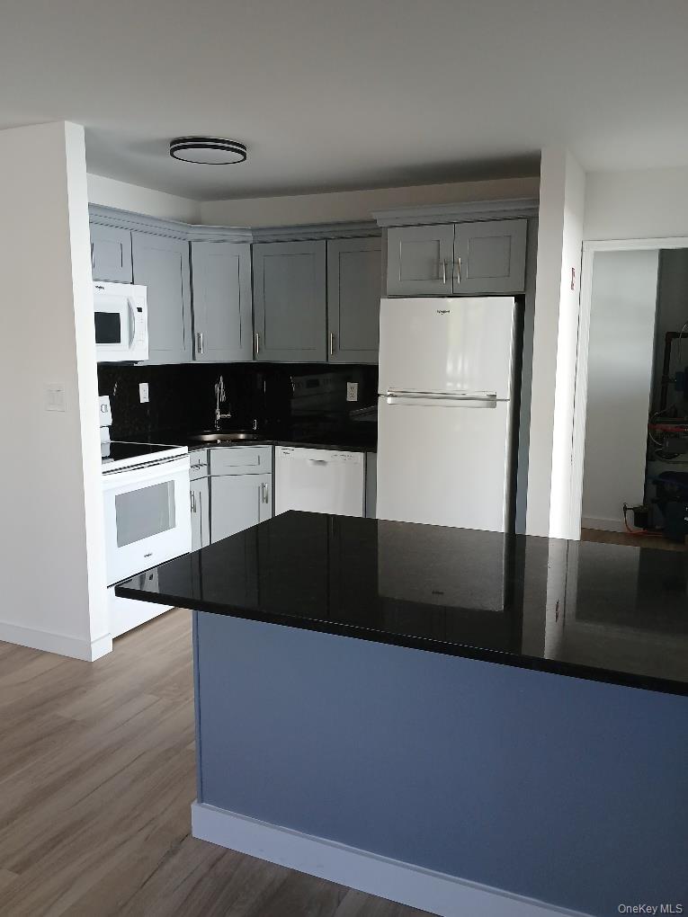 East Patchogue, New York, 11772, United States, 4 Bedrooms Bedrooms, ,1 BathroomBathrooms,Residential,For Sale,1948029