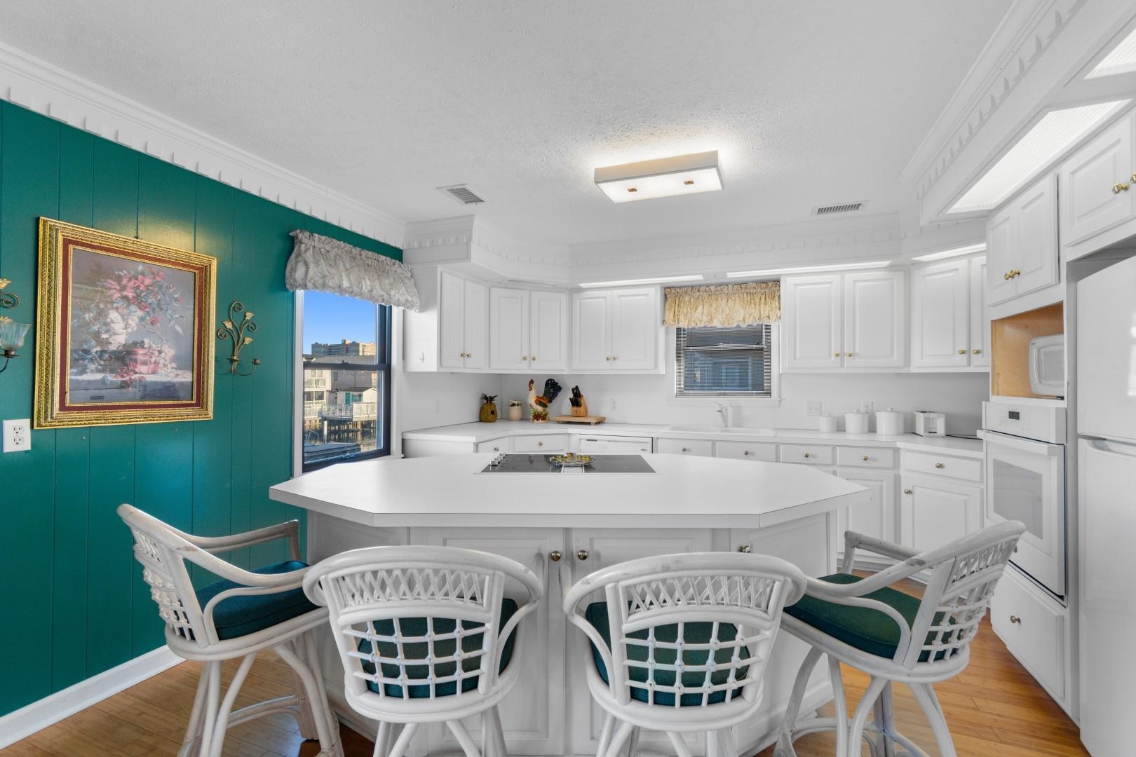 North Myrtle Beach, South Carolina, 29582, United States, 4 Bedrooms Bedrooms, ,2 BathroomsBathrooms,Residential,For Sale,2015059