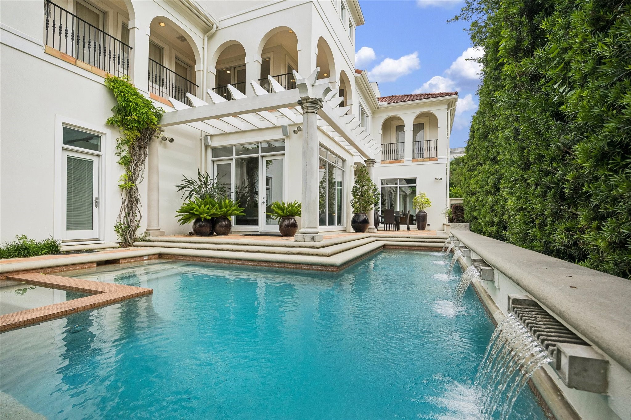  2102 Mcclendon Street - 物件實景