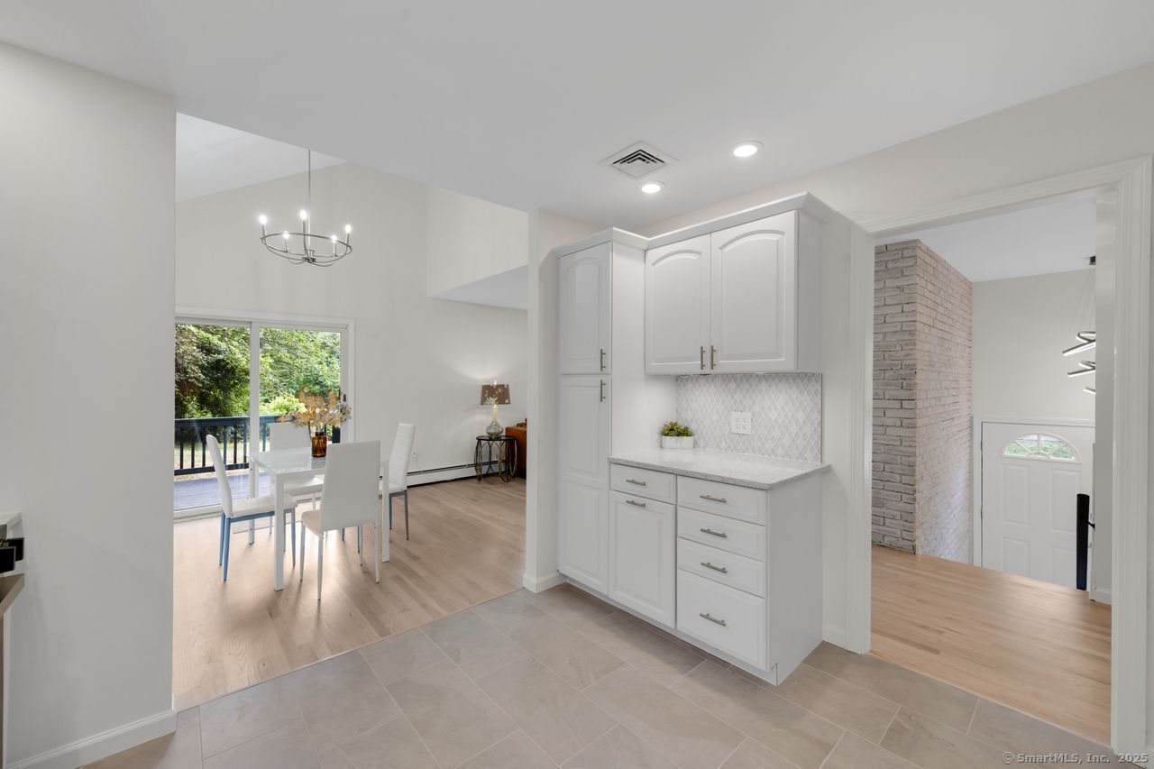 Milford, Connecticut, 06461, United States, 4 Bedrooms Bedrooms, ,3 BathroomsBathrooms,Residential,For Sale,1932741