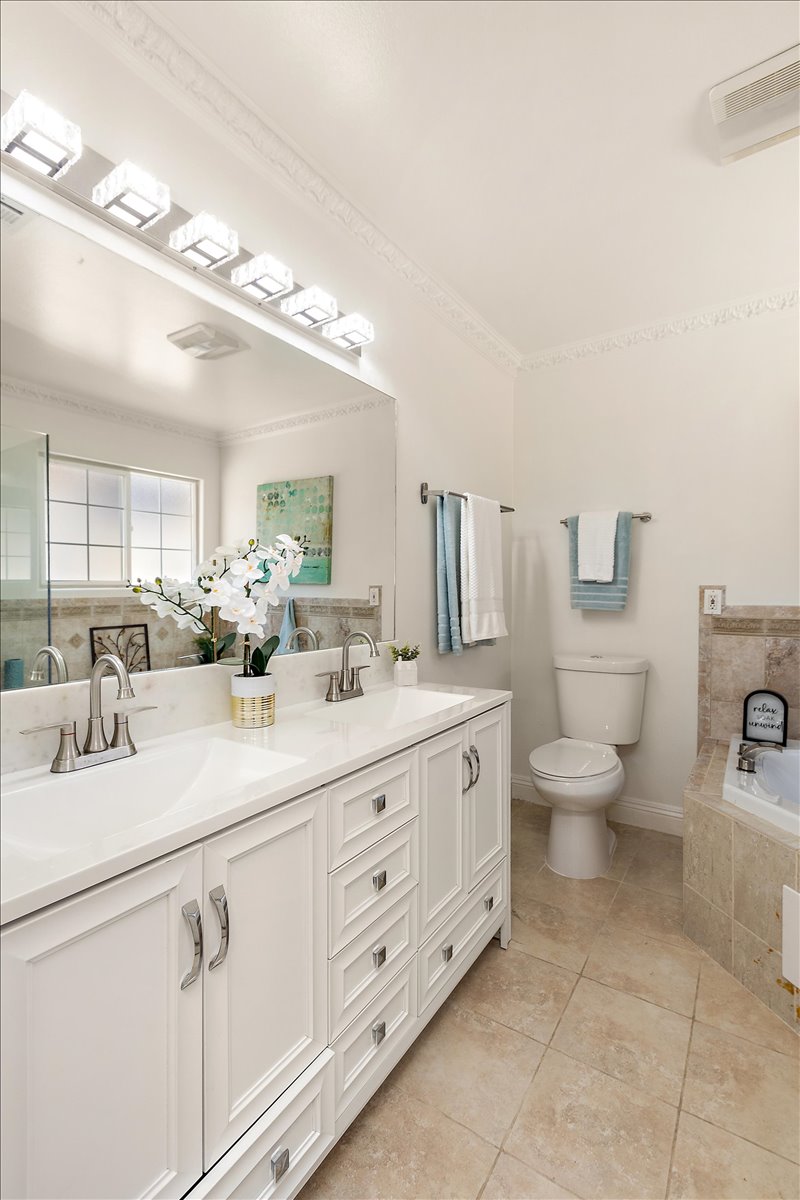 Cerritos, California, 90703, United States, 6 Bedrooms Bedrooms, ,5 BathroomsBathrooms,Residential,For Sale,2048783