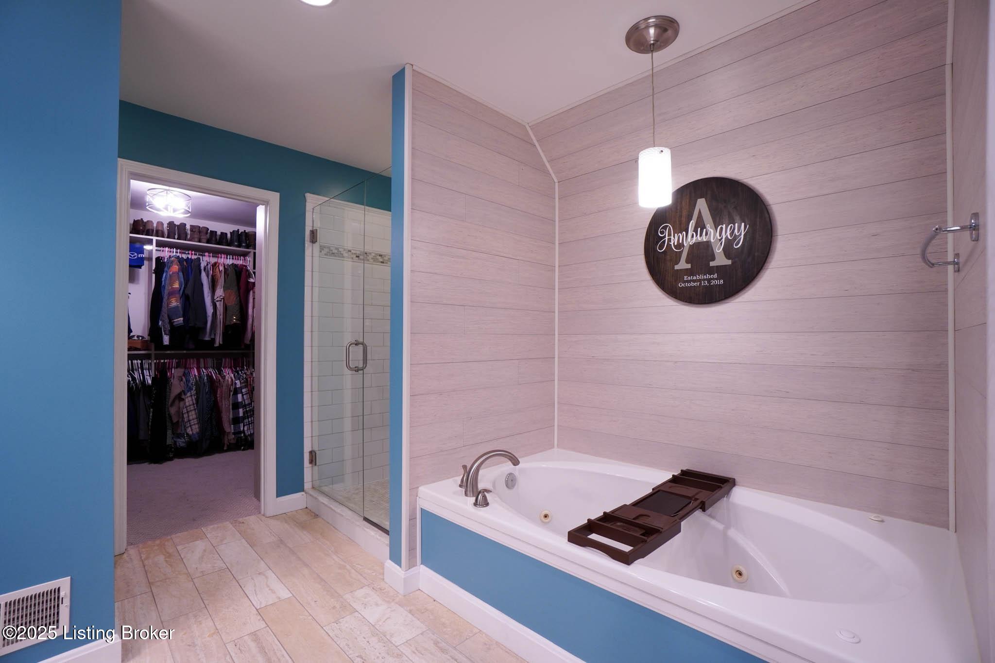 Louisville, Kentucky, 40299, United States, 3 Bedrooms Bedrooms, ,4 BathroomsBathrooms,Residential,For Sale,2000684