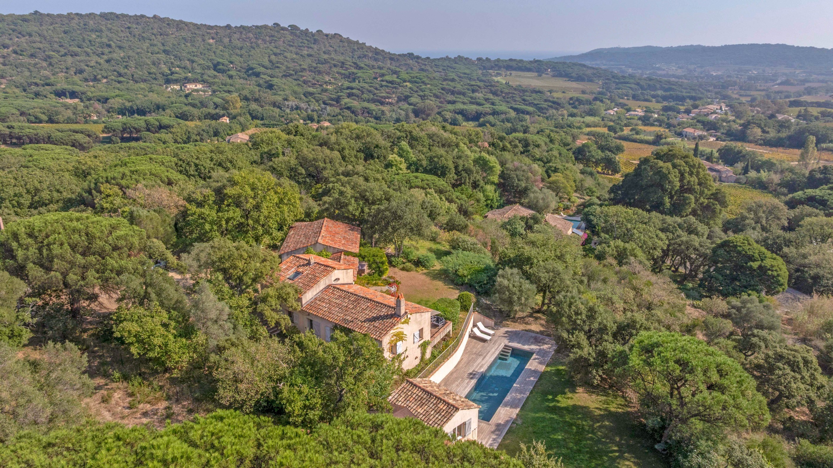  Provençal farmhouse with village view and sea glimpse for sale in Ramatuelle - 物件實景
