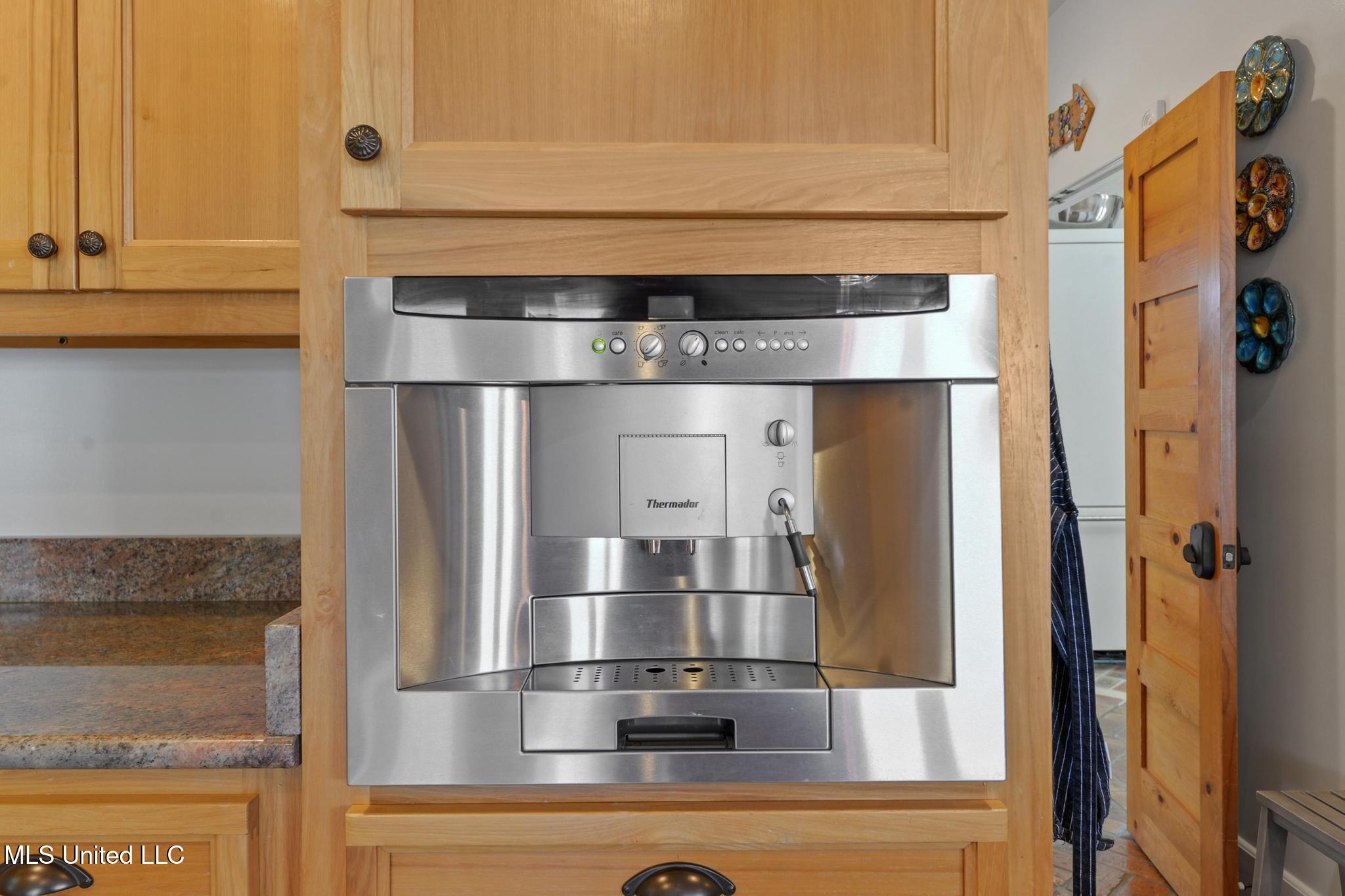 Pass Christian, Mississippi, 39571, United States, 5 Bedrooms Bedrooms, ,7 BathroomsBathrooms,Residential,For Sale,1989157