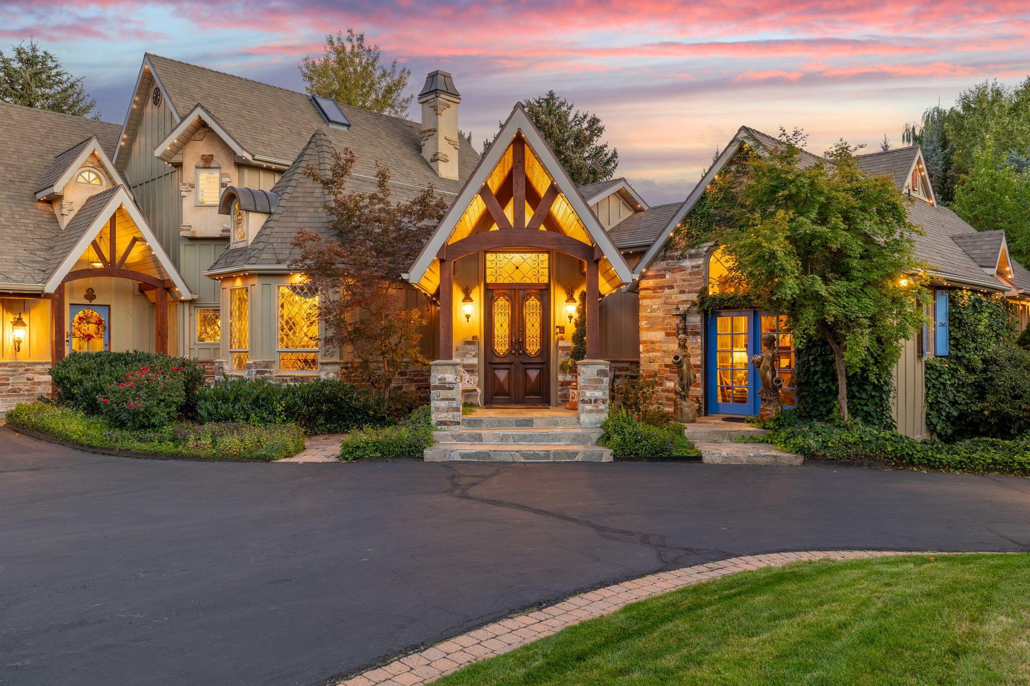 Salt Lake City, Utah, 84121, United States, 5 Bedrooms Bedrooms, ,6 BathroomsBathrooms,Residential,For Sale,1974562