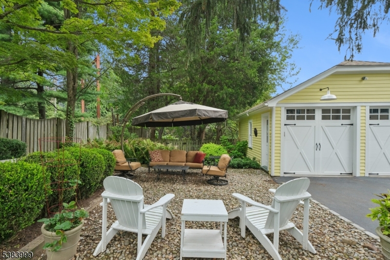 Millburn Twp., New Jersey, 07078, United States, 3 Bedrooms Bedrooms, ,3 BathroomsBathrooms,Residential,For Sale,1988129