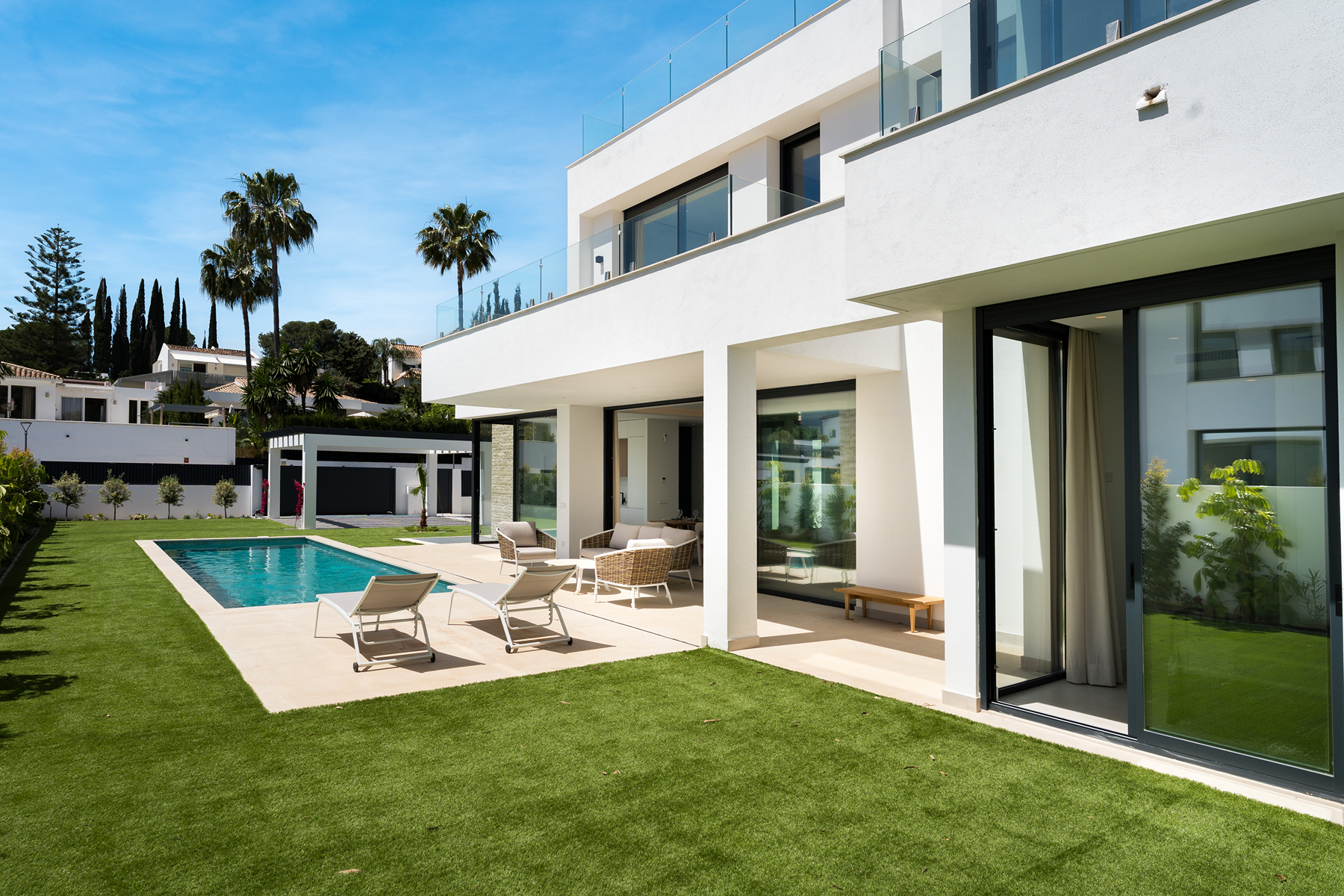  Contemporary Villa with Pool & Solarium in Estepona East - 物件實景