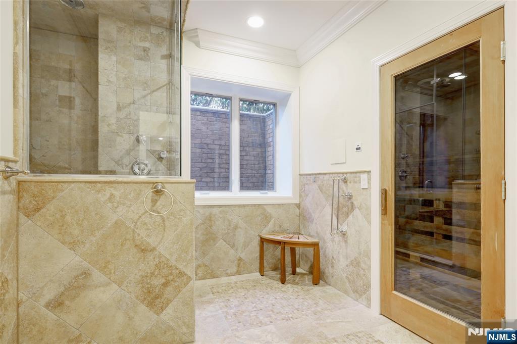 Fort Lee, New Jersey, 07024, United States, 6 Bedrooms Bedrooms, ,7 BathroomsBathrooms,Residential,For Sale,1891733