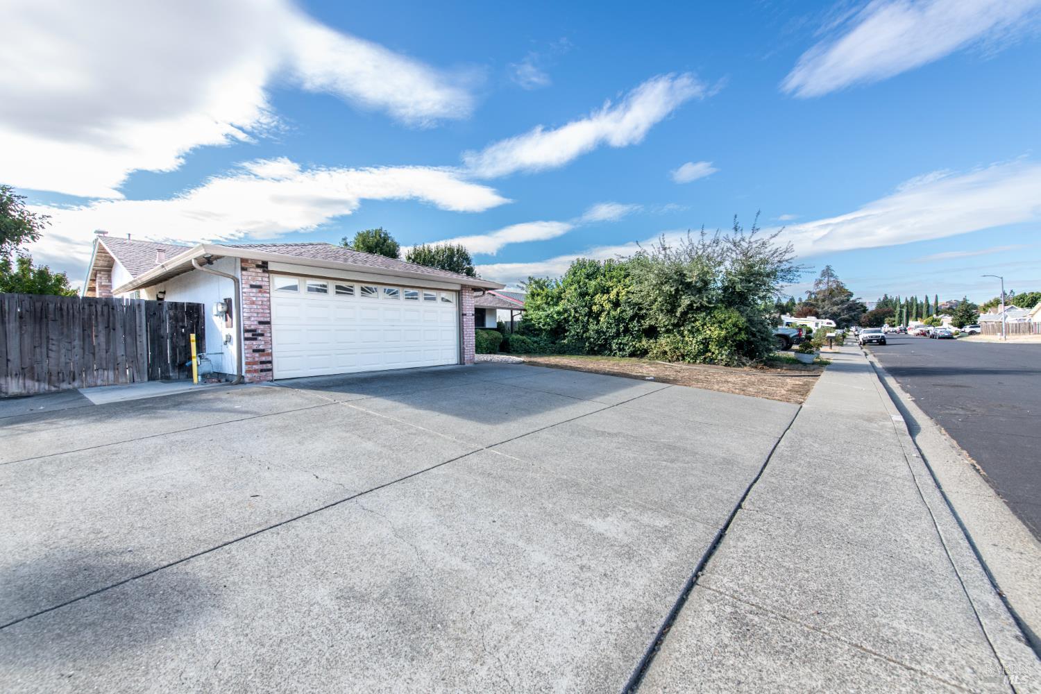 Vacaville, California, 95687, United States, 4 Bedrooms Bedrooms, ,2 BathroomsBathrooms,Residential,For Sale,1977124