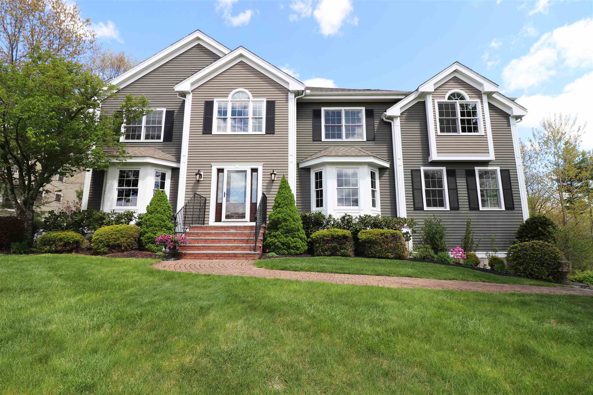 Windham, New Hampshire, 03087, United States, 4 Bedrooms Bedrooms, ,3 BathroomsBathrooms,Residential,For Sale,1921691