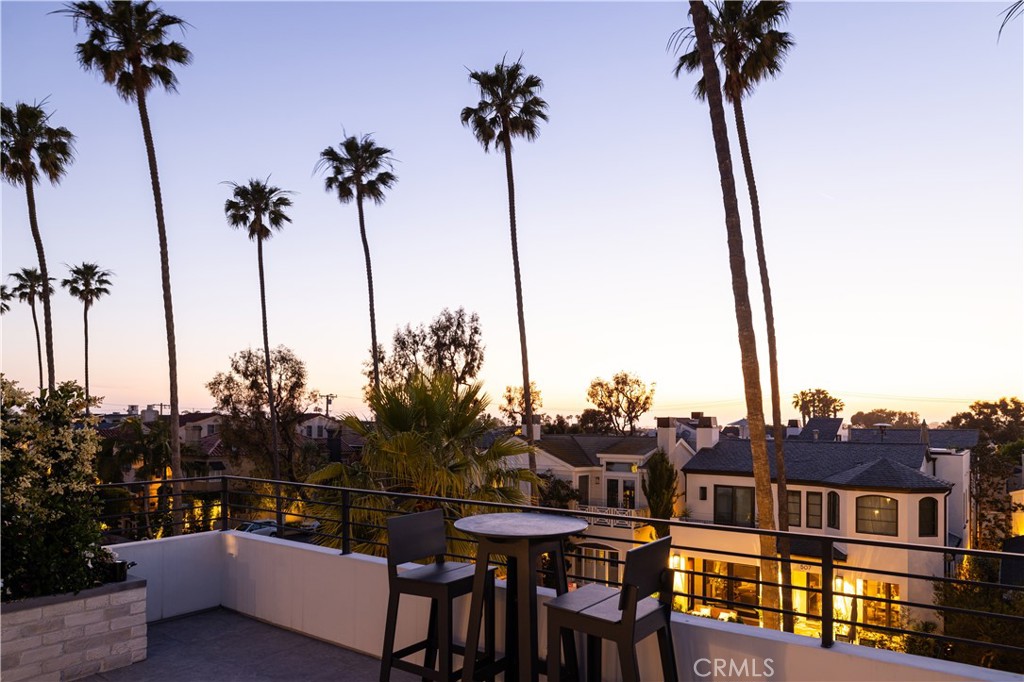 Corona del Mar, California, 92625, United States, 3 Bedrooms Bedrooms, ,4 BathroomsBathrooms,Residential,For Sale,1837053
