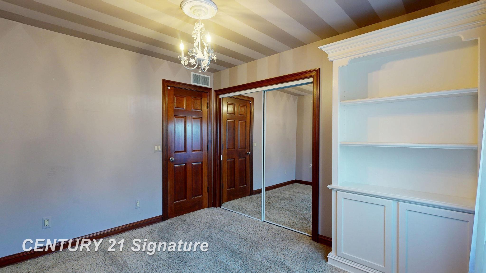 Fenton, Michigan, 48430, United States, 6 Bedrooms Bedrooms, ,4 BathroomsBathrooms,Residential,For Sale,1976063