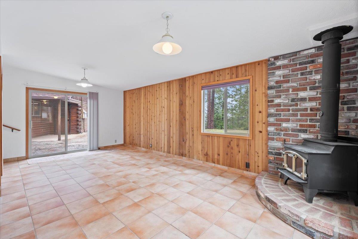 Grass Valley, California, 95945, United States, 3 Bedrooms Bedrooms, ,2 BathroomsBathrooms,Residential,For Sale,1974431