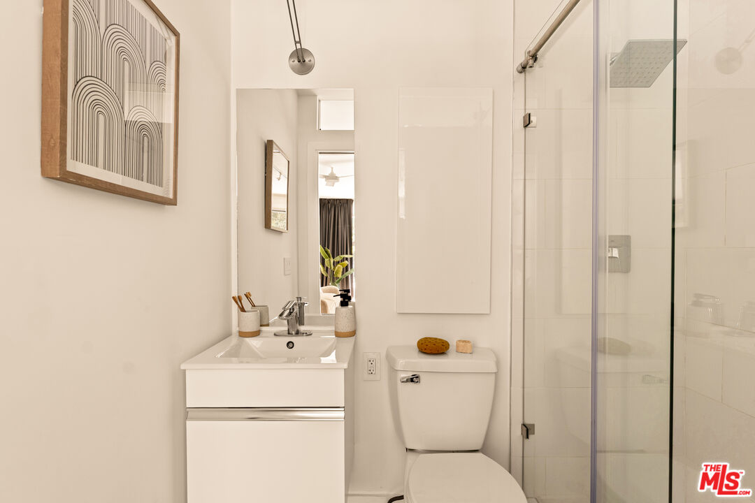 Los Angeles, California, 90027, United States, 4 Bedrooms Bedrooms, ,2 BathroomsBathrooms,Residential,For Sale,1989573