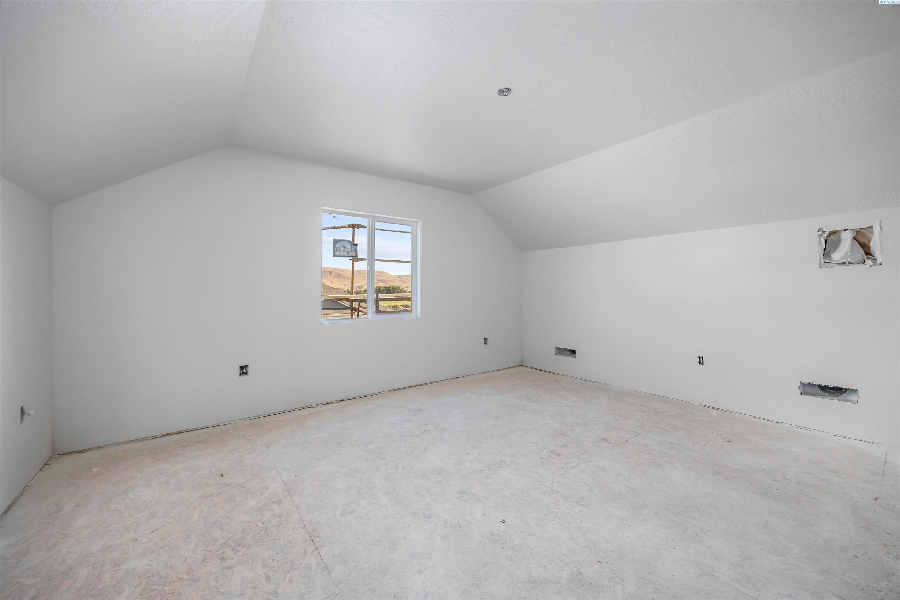 Prosser, Washington, 99350, United States, 4 Bedrooms Bedrooms, ,1 BathroomBathrooms,Residential,For Sale,1921234