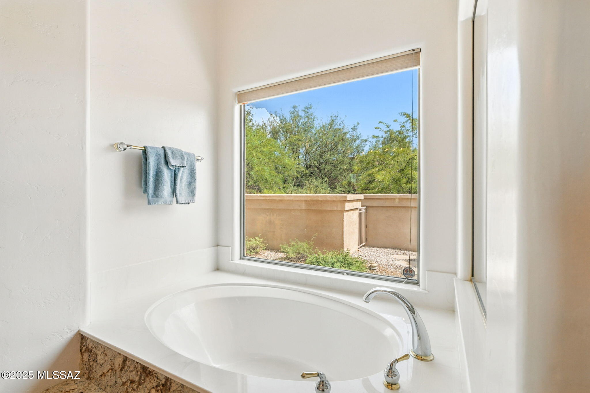 Oro Valley, Arizona, 85755, United States, 3 Bedrooms Bedrooms, ,2 BathroomsBathrooms,Residential,For Sale,1919656