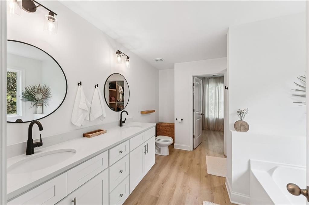 Canton, Georgia, 30114, United States, 6 Bedrooms Bedrooms, ,4 BathroomsBathrooms,Residential,For Sale,1978205