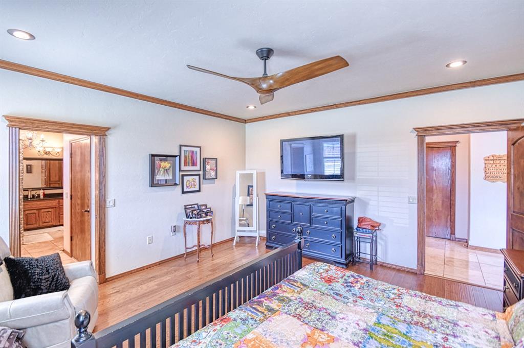 Chickasha, Oklahoma, 73018, United States, 4 Bedrooms Bedrooms, ,5 BathroomsBathrooms,Residential,For Sale,1921713