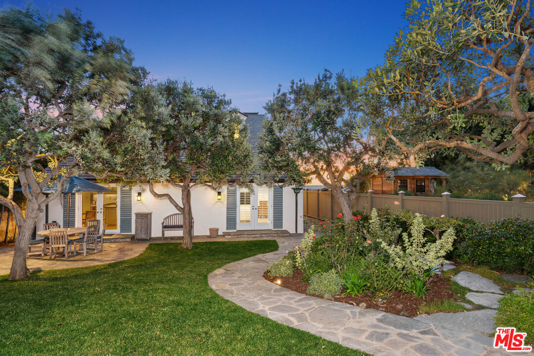 Malibu, California, 90265, United States, 5 Bedrooms Bedrooms, ,2 BathroomsBathrooms,Residential,For Sale,1752333