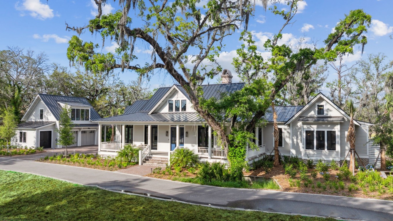 Fernandina Beach, Florida, 32034, United States, 5 Bedrooms Bedrooms, ,4 BathroomsBathrooms,Residential,For Sale,1983065