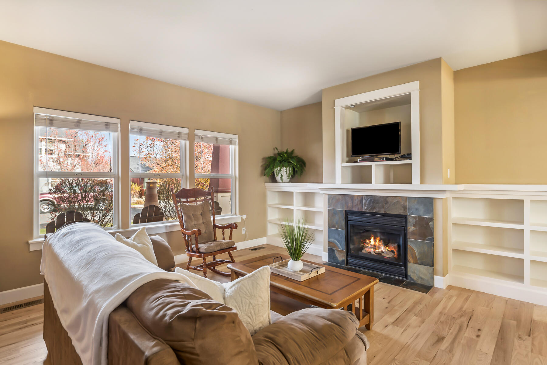 Bend, Oregon, 97702, United States, 4 Bedrooms Bedrooms, ,4 BathroomsBathrooms,Residential,For Sale,1992804