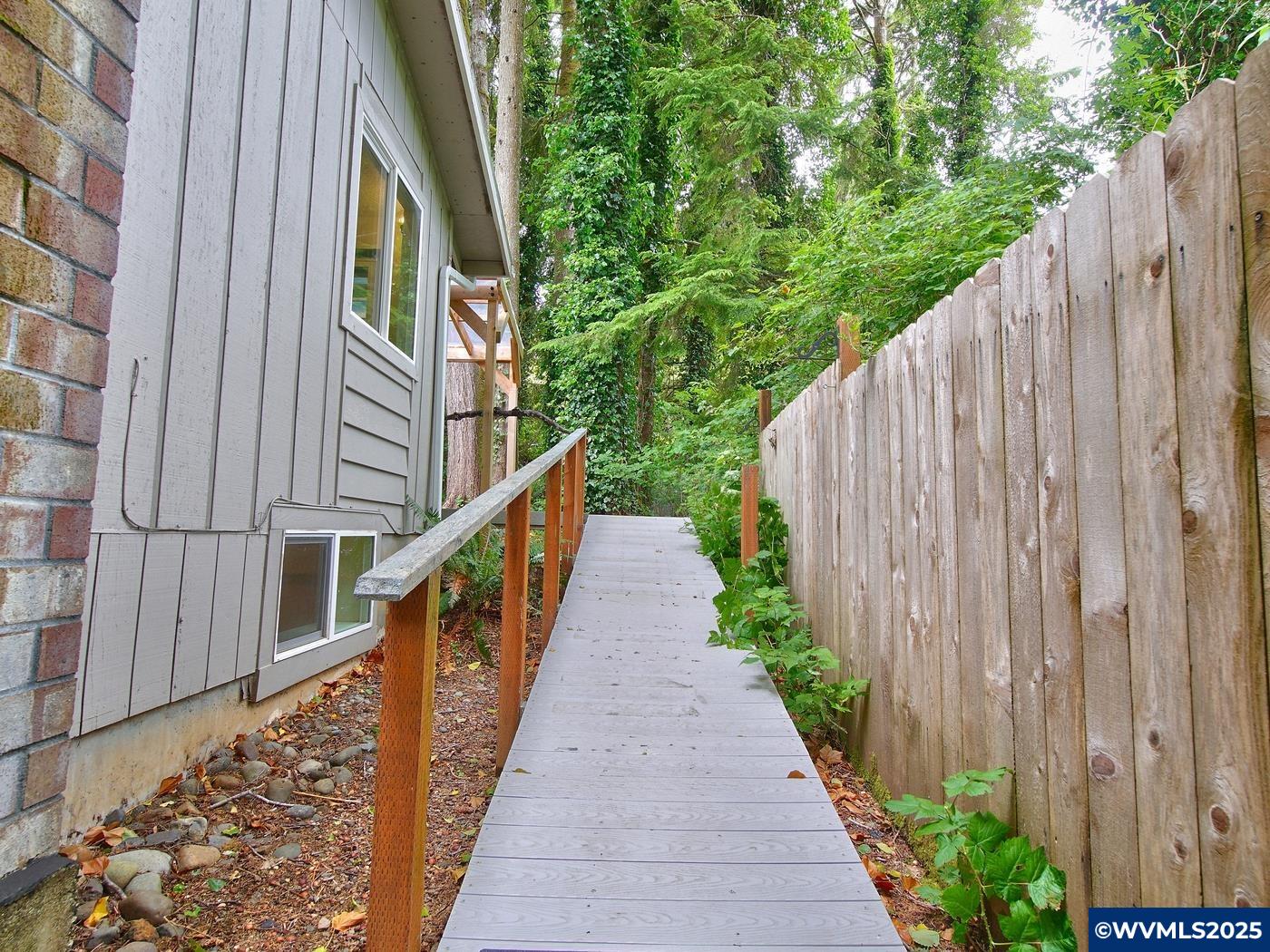 Lincoln City, Oregon, 97367, United States, ,2 BathroomsBathrooms,Residential,For Sale,1878367