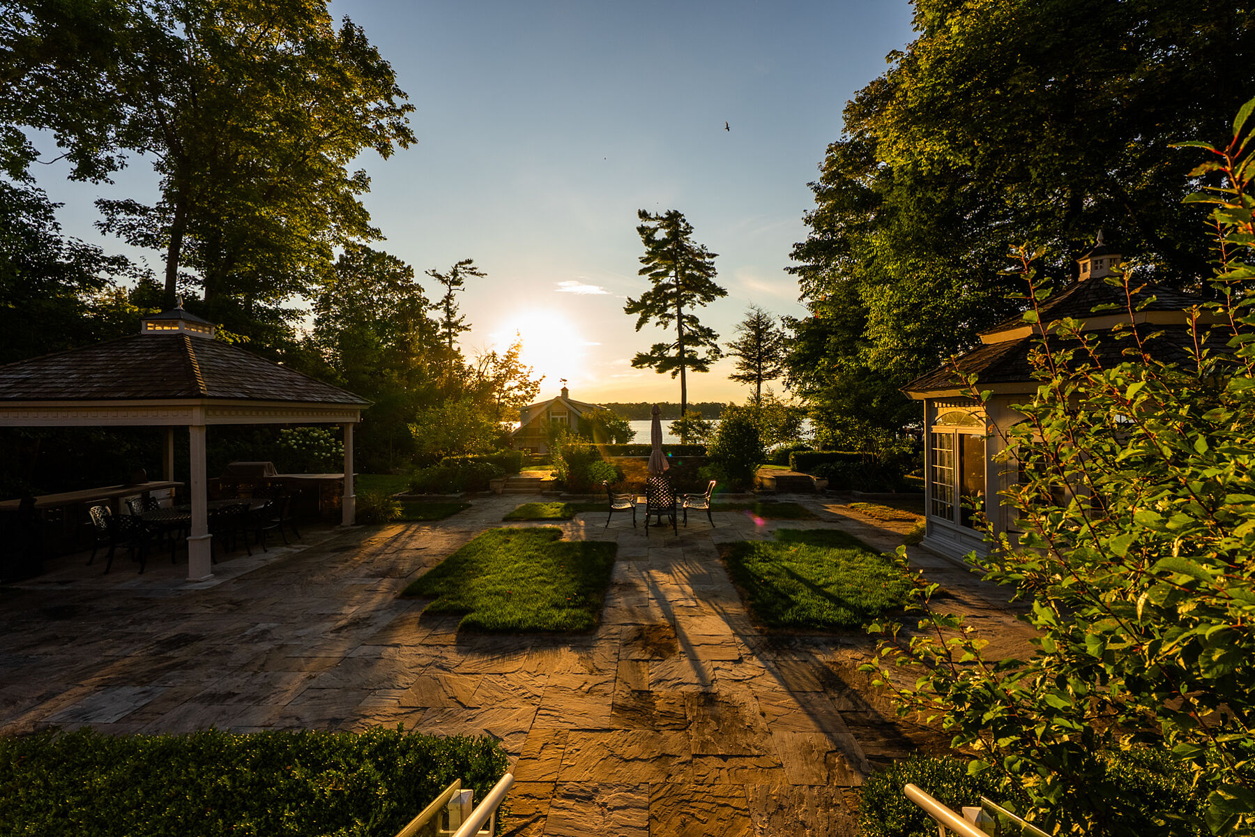  Custom Waterfront Estate - 物件實景