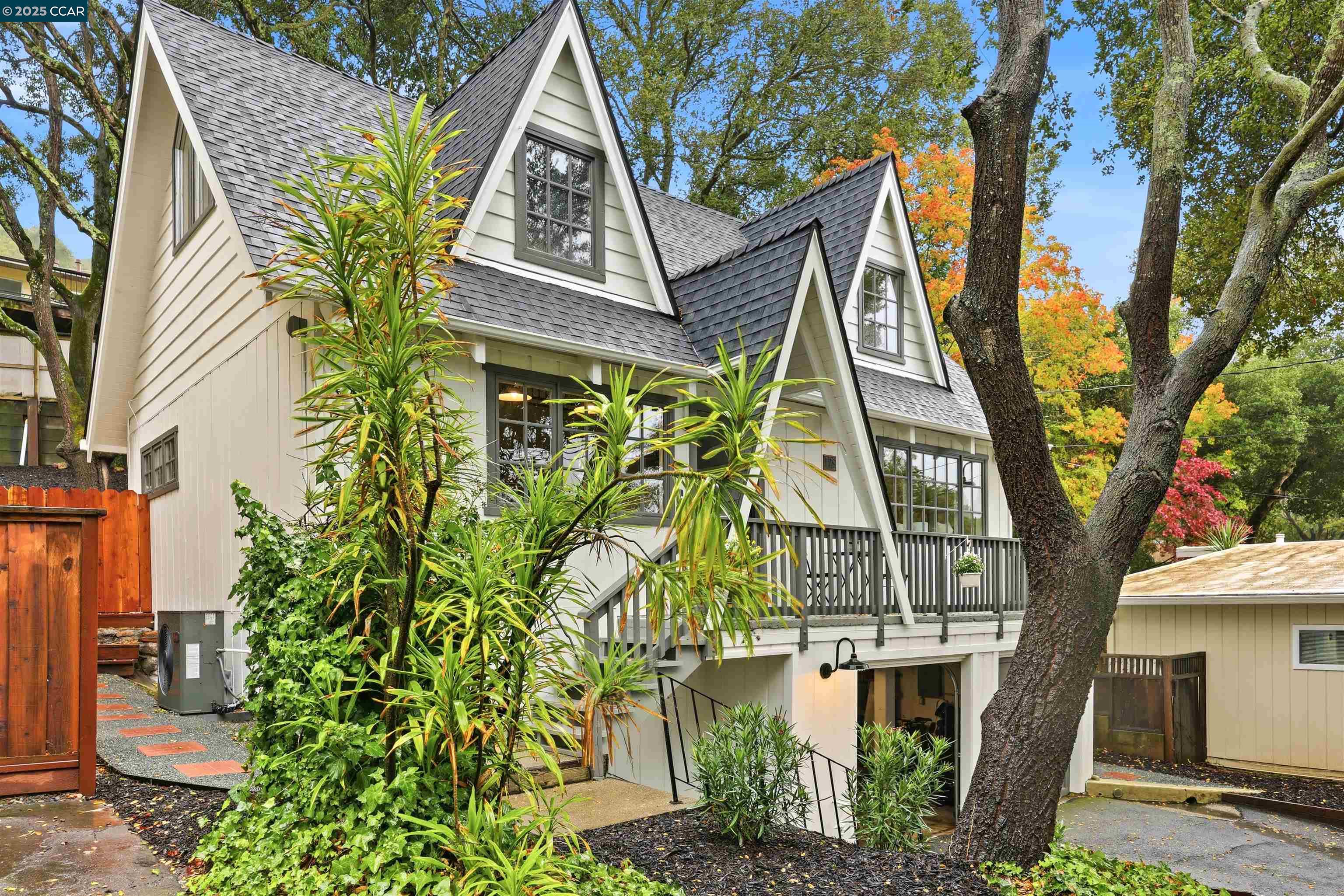 Orinda, California, 94563, United States, 3 Bedrooms Bedrooms, ,2 BathroomsBathrooms,Residential,For Sale,1993429