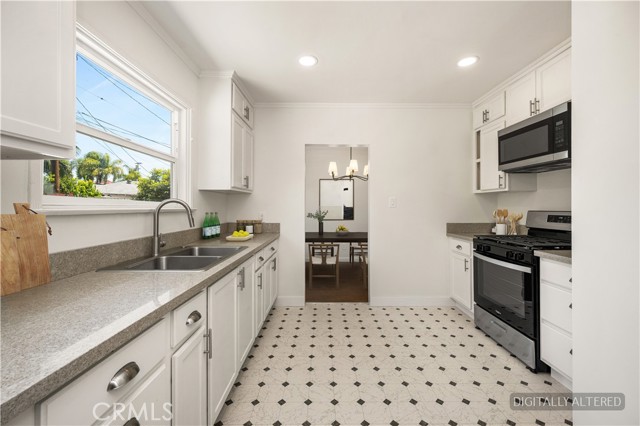 Los Angeles, California, 90032, United States, 2 Bedrooms Bedrooms, ,1 BathroomBathrooms,Residential,For Sale,2049026