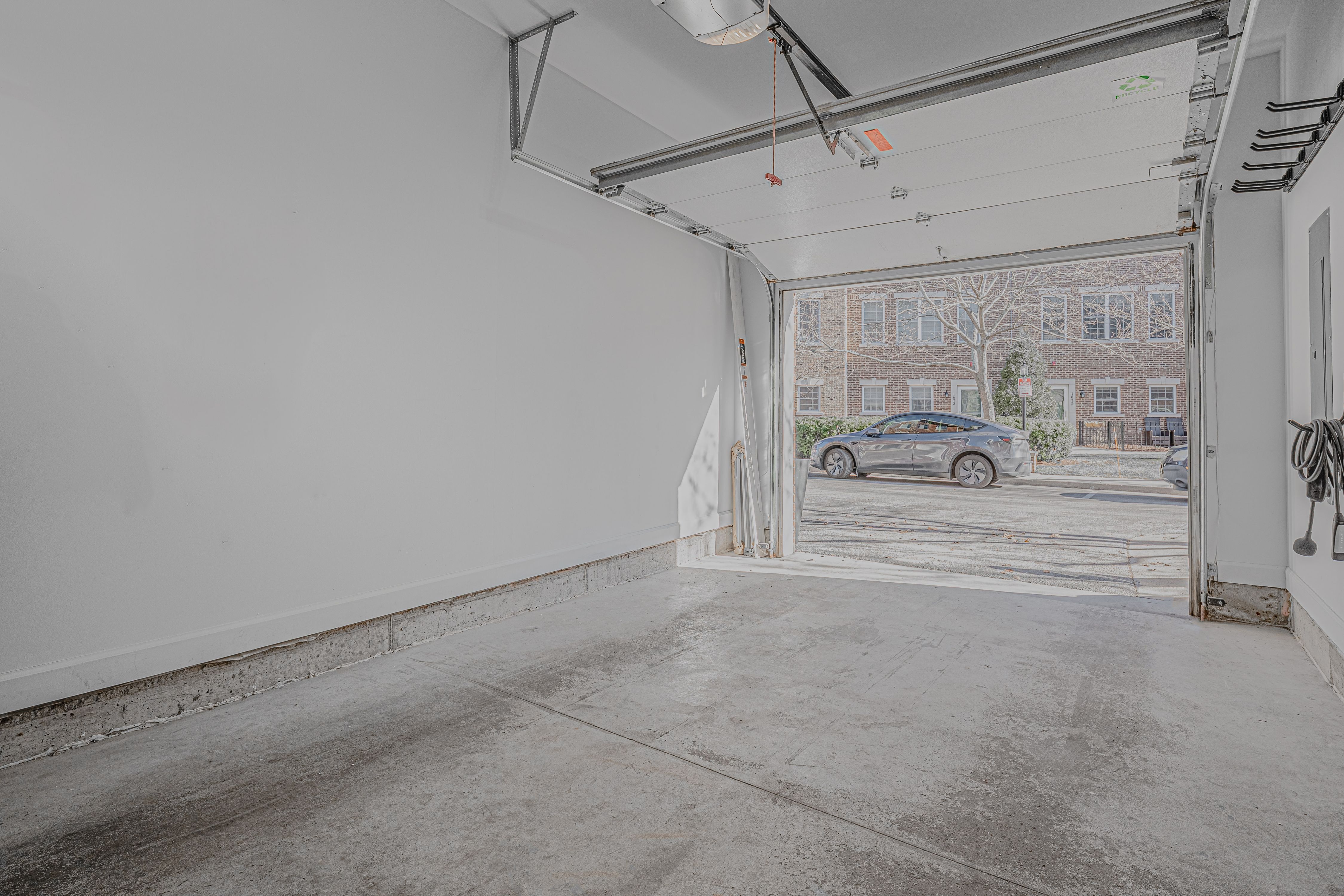 Evanston, Illinois, 60201, United States, 2 Bedrooms Bedrooms, ,4 BathroomsBathrooms,Residential,For Sale,2010396