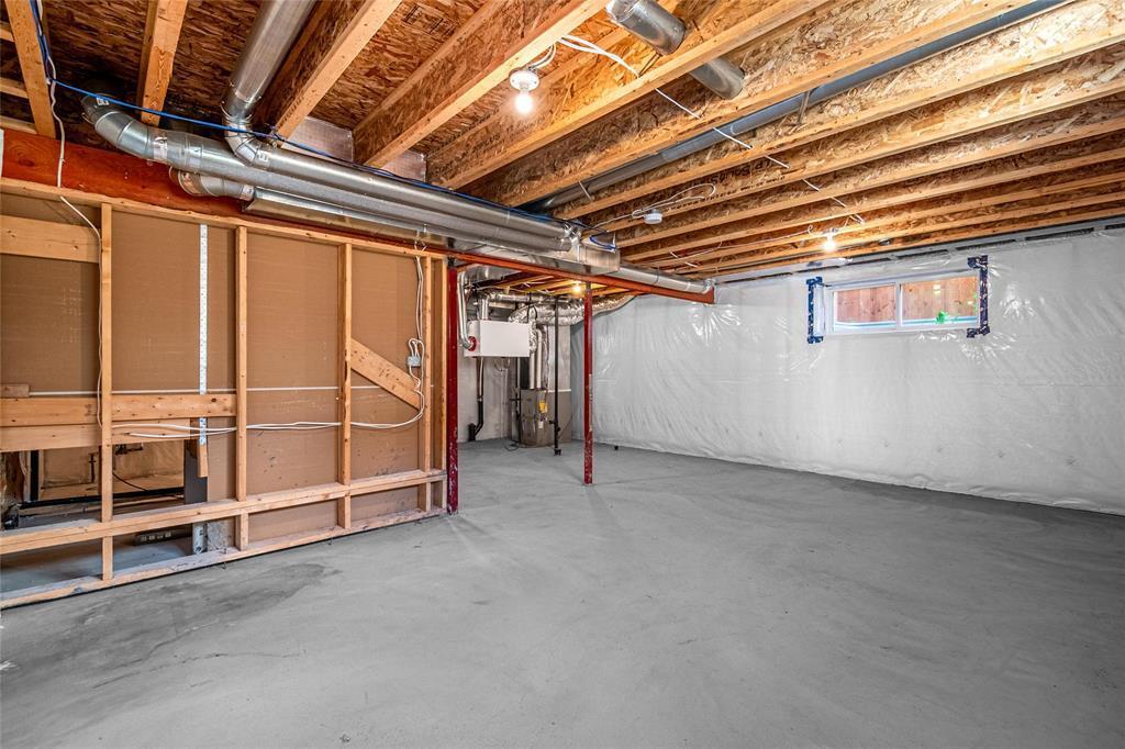 WINNIPEG, Manitoba, R2V 5C8, CA, 3 Bedrooms Bedrooms, ,2 BathroomsBathrooms,Residential,For Sale,1947801