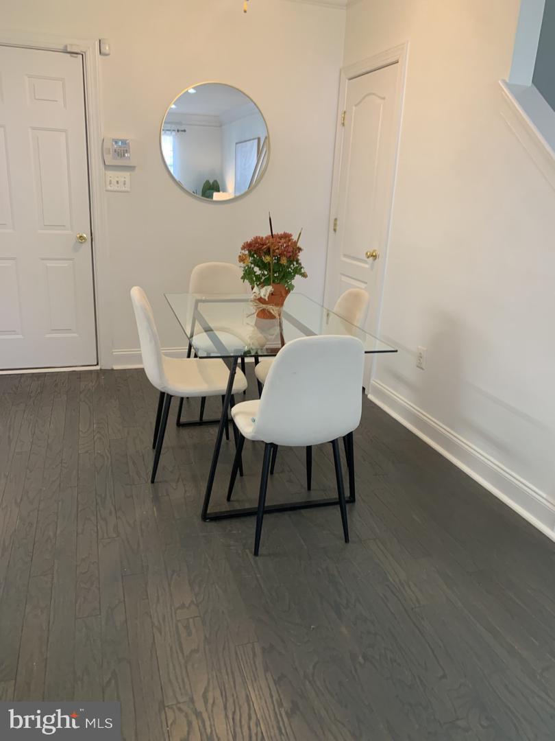 Falls Church, Virginia, 22042, United States, 3 Bedrooms Bedrooms, ,2 BathroomsBathrooms,Residential,For Sale,2001644