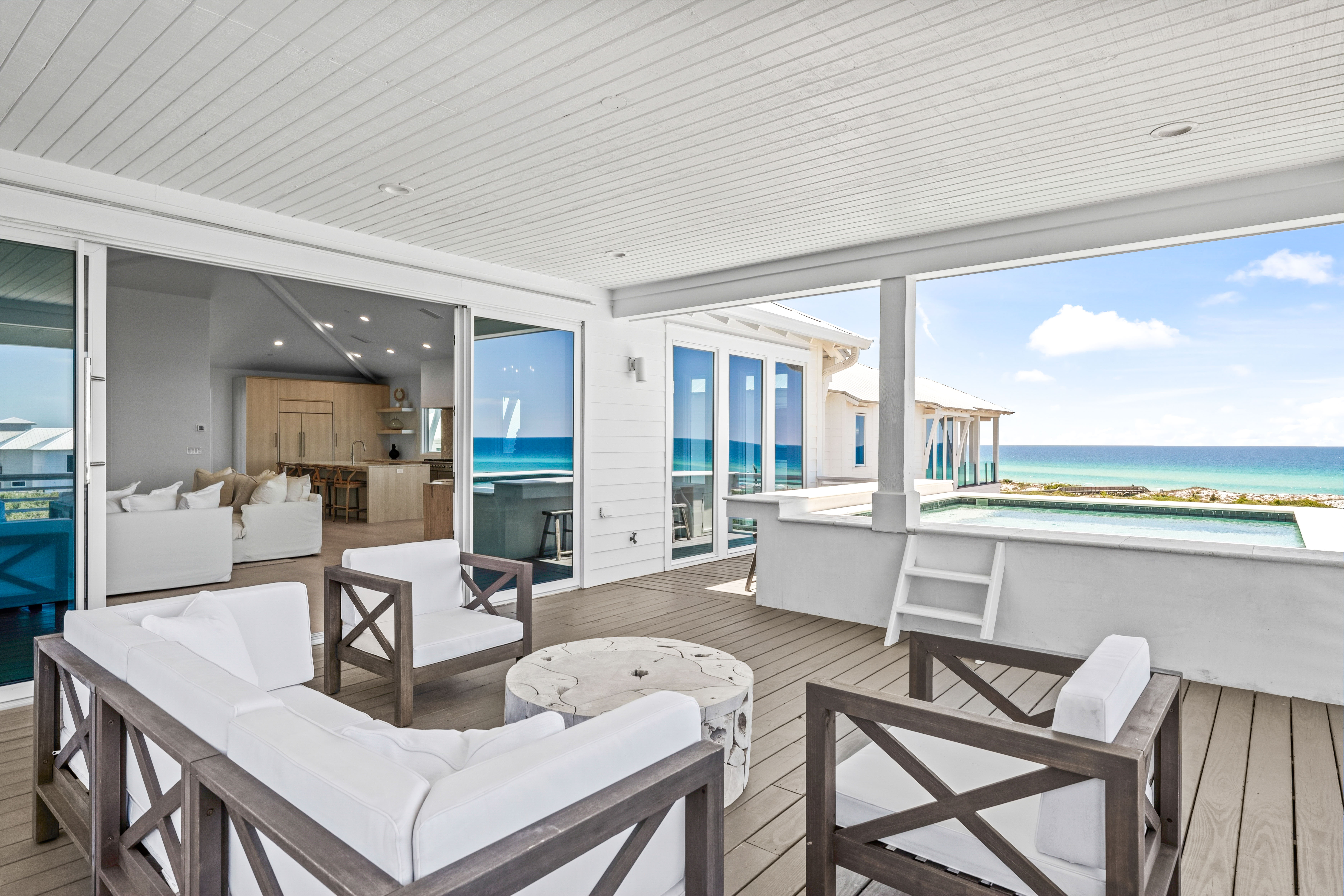  Four-Level Coastal Estate with Gulf Views in Exclusive Mala Beach - 物件實景